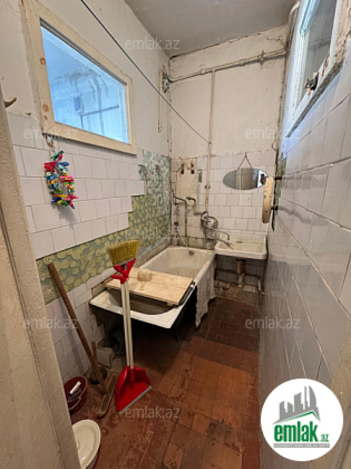 Satılır 2 otaqlı köhnə tikili 70 m²