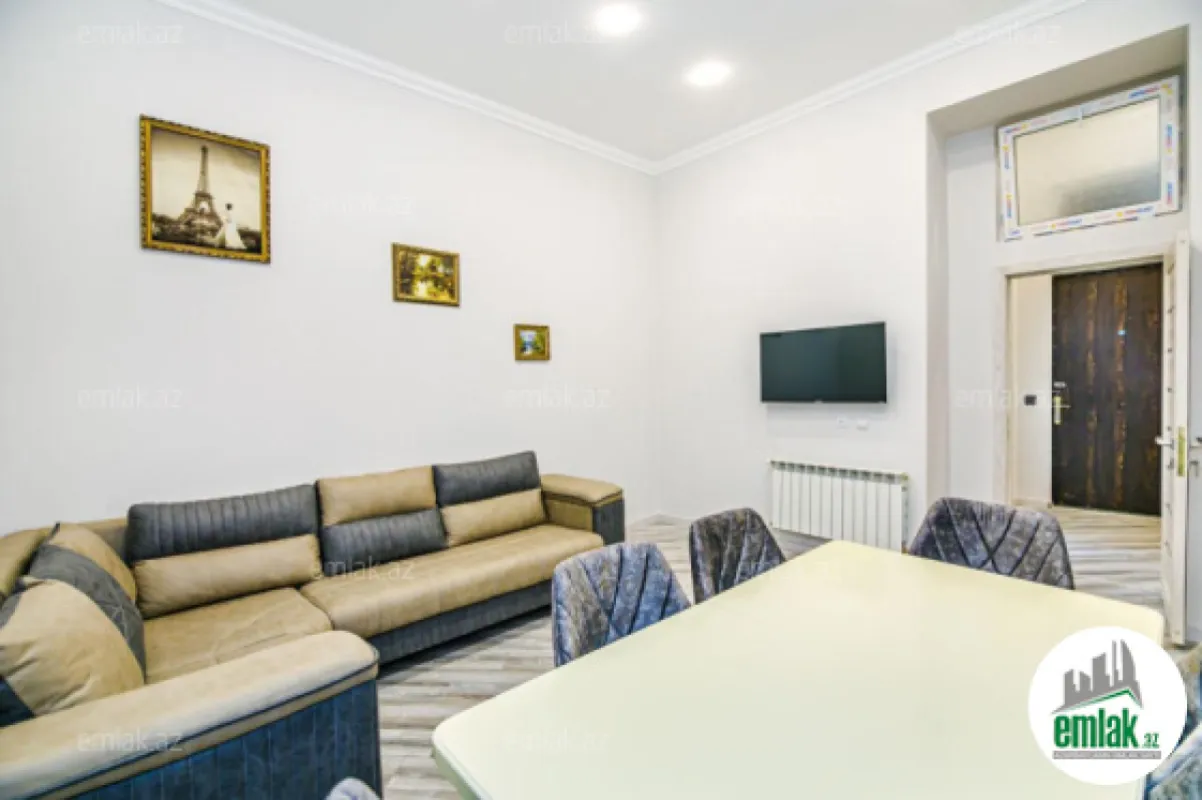 Satılır 2 otaqlı köhnə tikili 65 m²