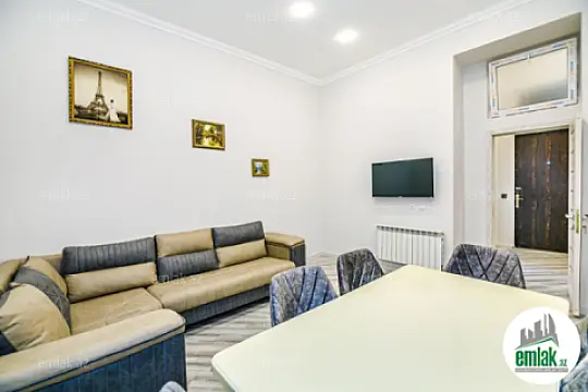 Satılır 2 otaqlı köhnə tikili 65 m² — Bakı 2 otaq 65.00 m²