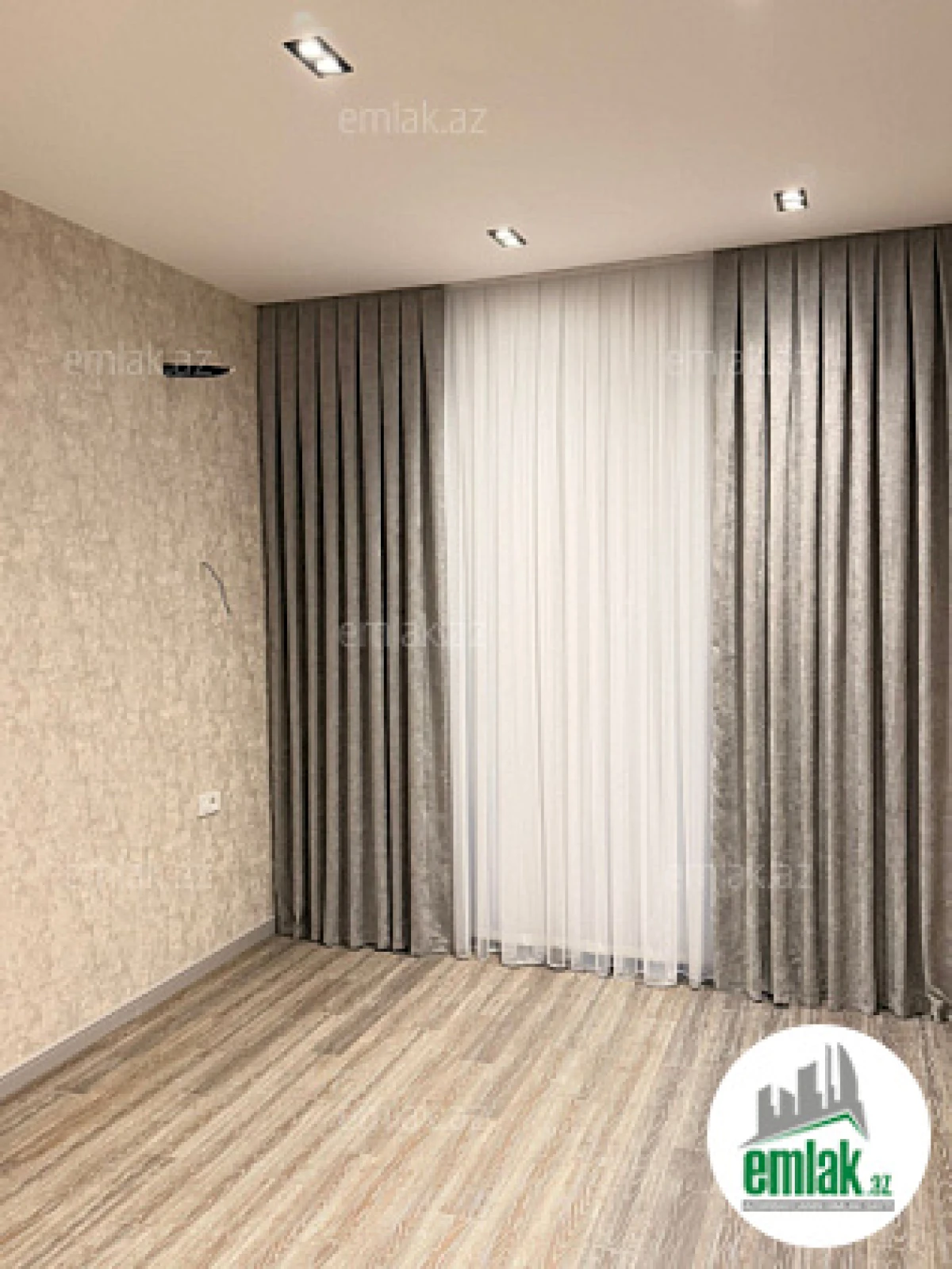 Satılır 2 otaqlı yeni tikili 76 m²