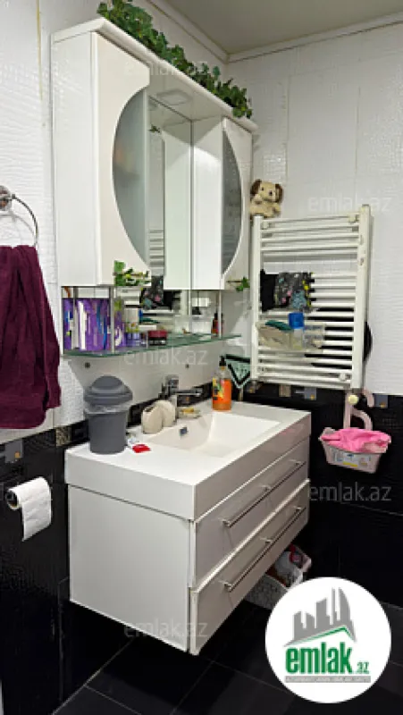 Satılır 4 otaqlı yeni tikili 160 m²