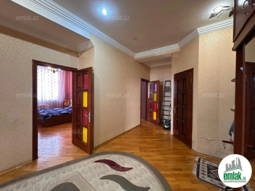 Satılır 4 otaqlı yeni tikili 160 m²