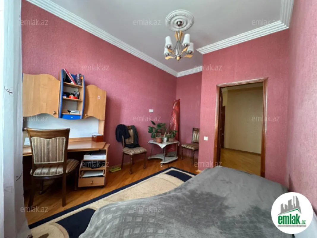 Satılır 4 otaqlı yeni tikili 160 m²