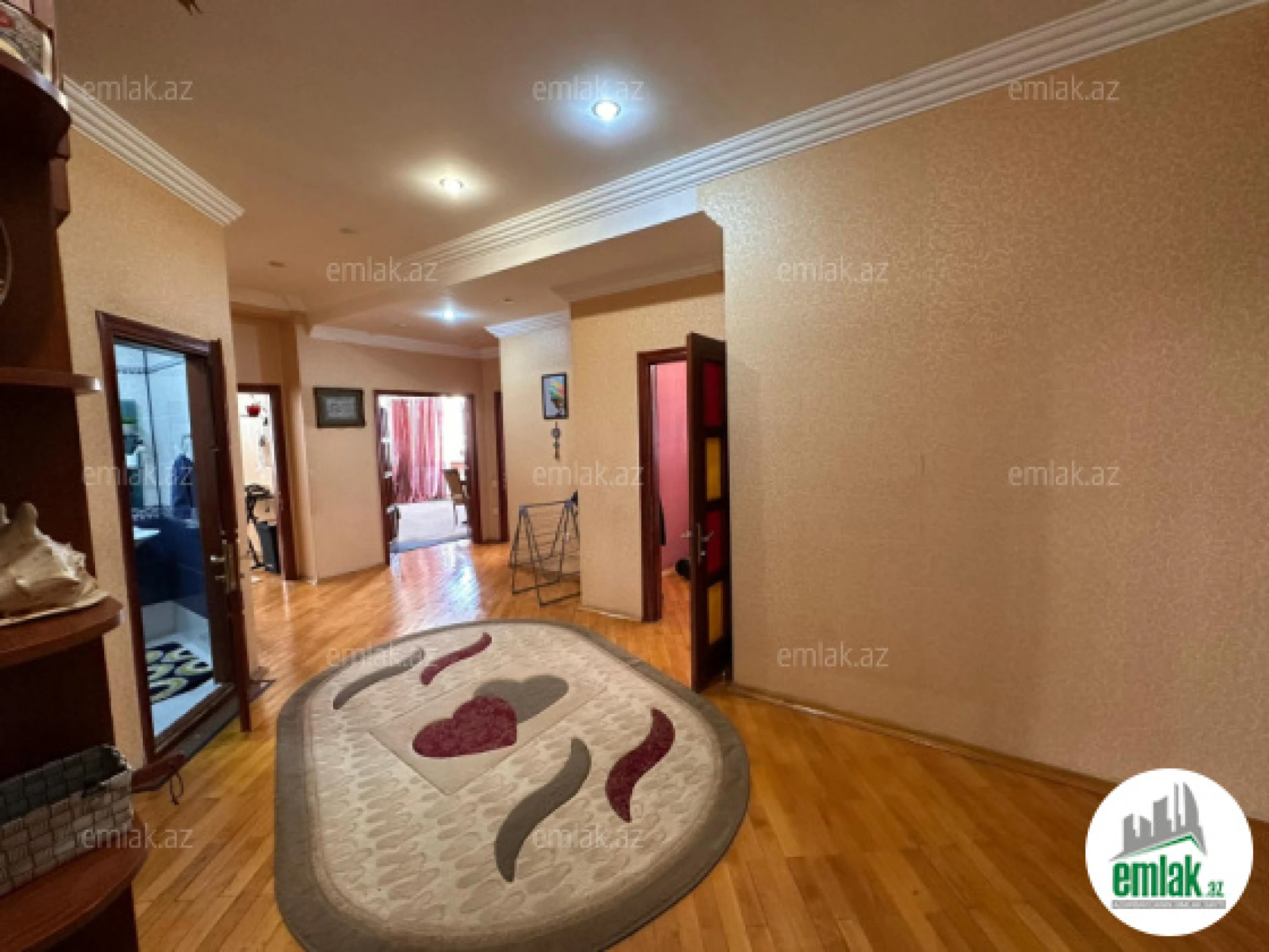 Satılır 4 otaqlı yeni tikili 160 m²