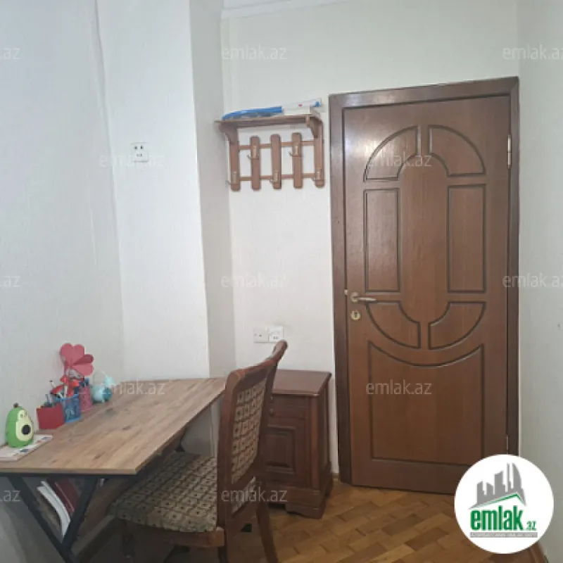 Satılır 3 otaqlı köhnə tikili 90 m²