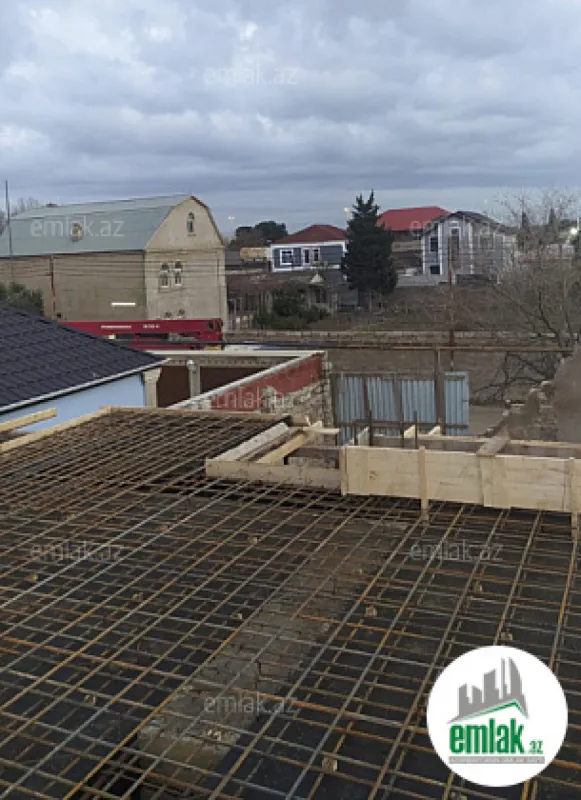 Satılır 4 otaqlı həyət evi 145 m²