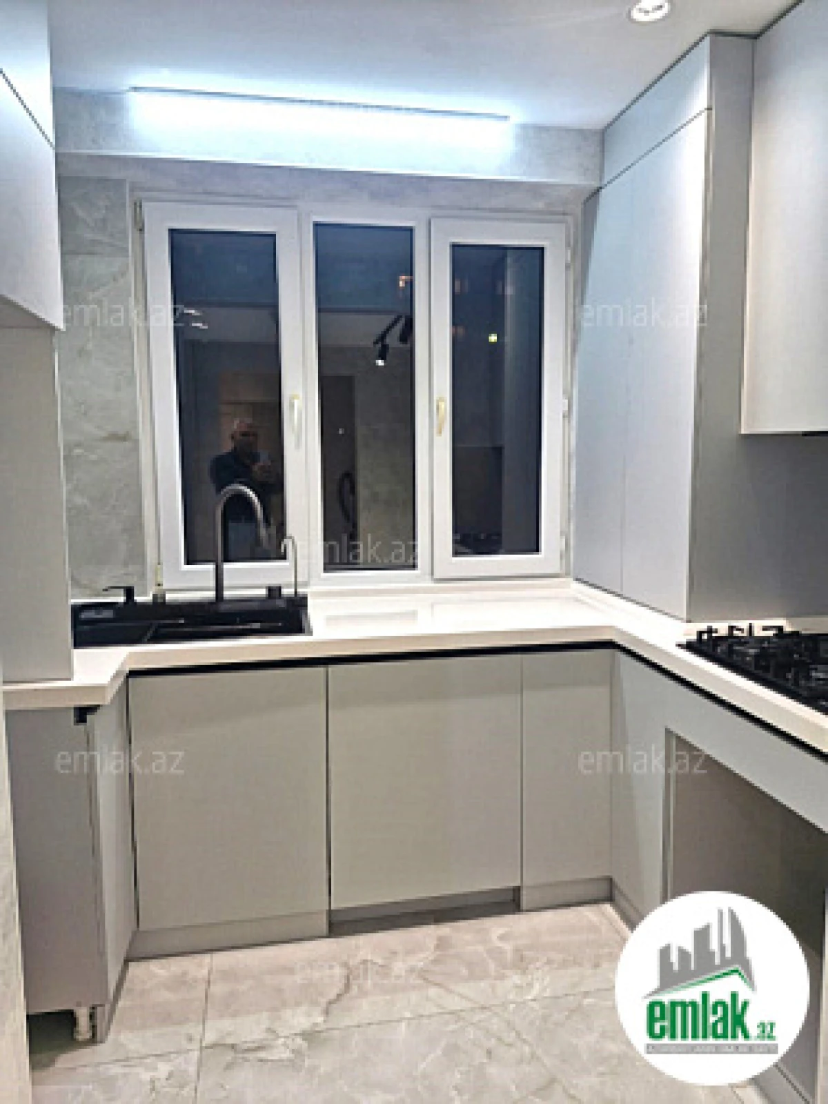 Satılır 4 otaqlı köhnə tikili 85 m²