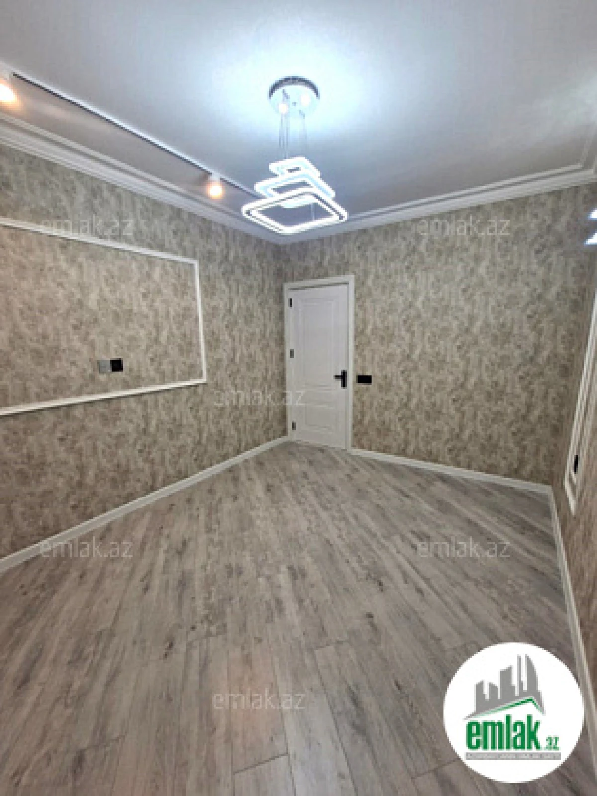 Satılır 4 otaqlı köhnə tikili 85 m²