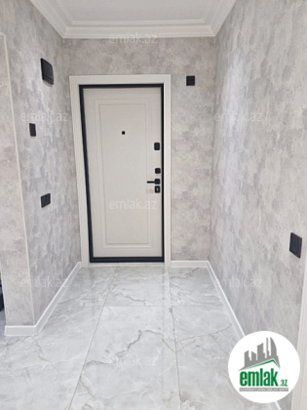 Satılır 4 otaqlı köhnə tikili 85 m²