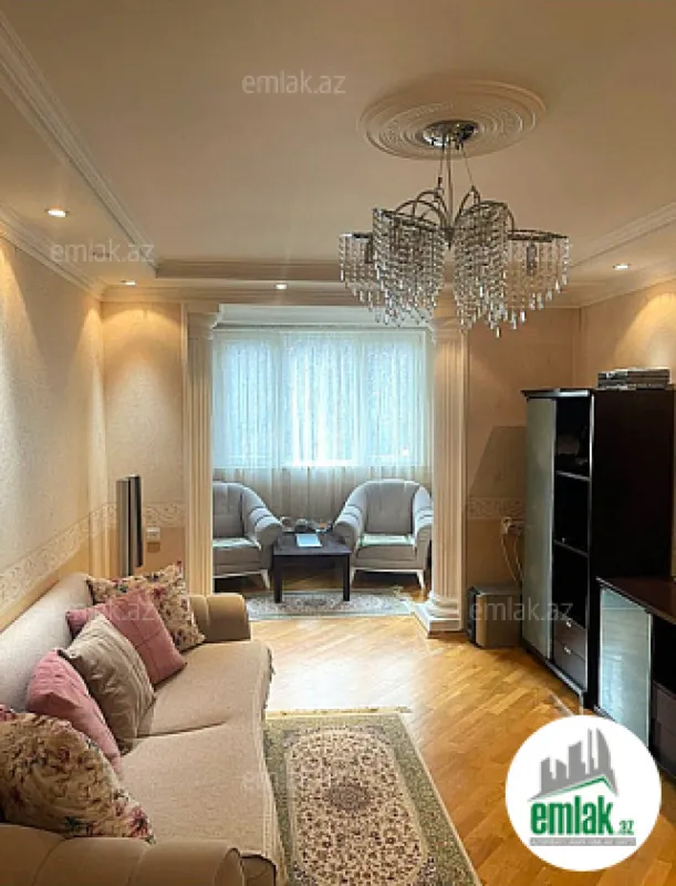 Satılır 3 otaqlı köhnə tikili 80 m²
