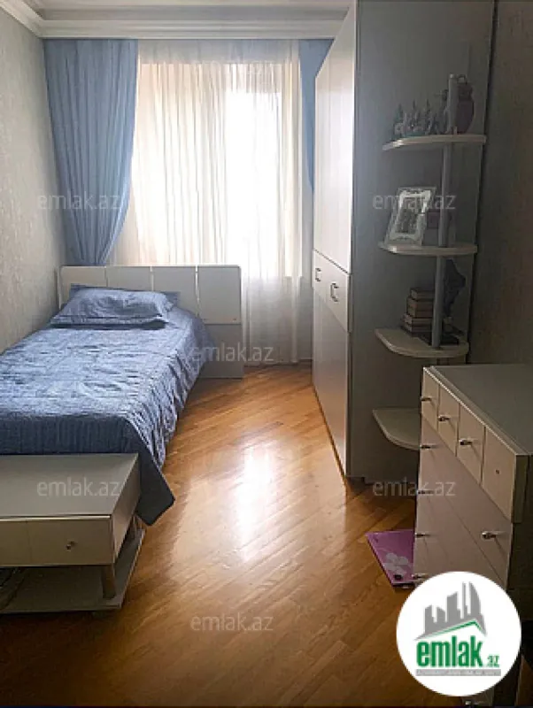 Satılır 3 otaqlı köhnə tikili 80 m²