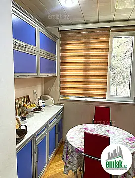 Satılır 3 otaqlı köhnə tikili 80 m²