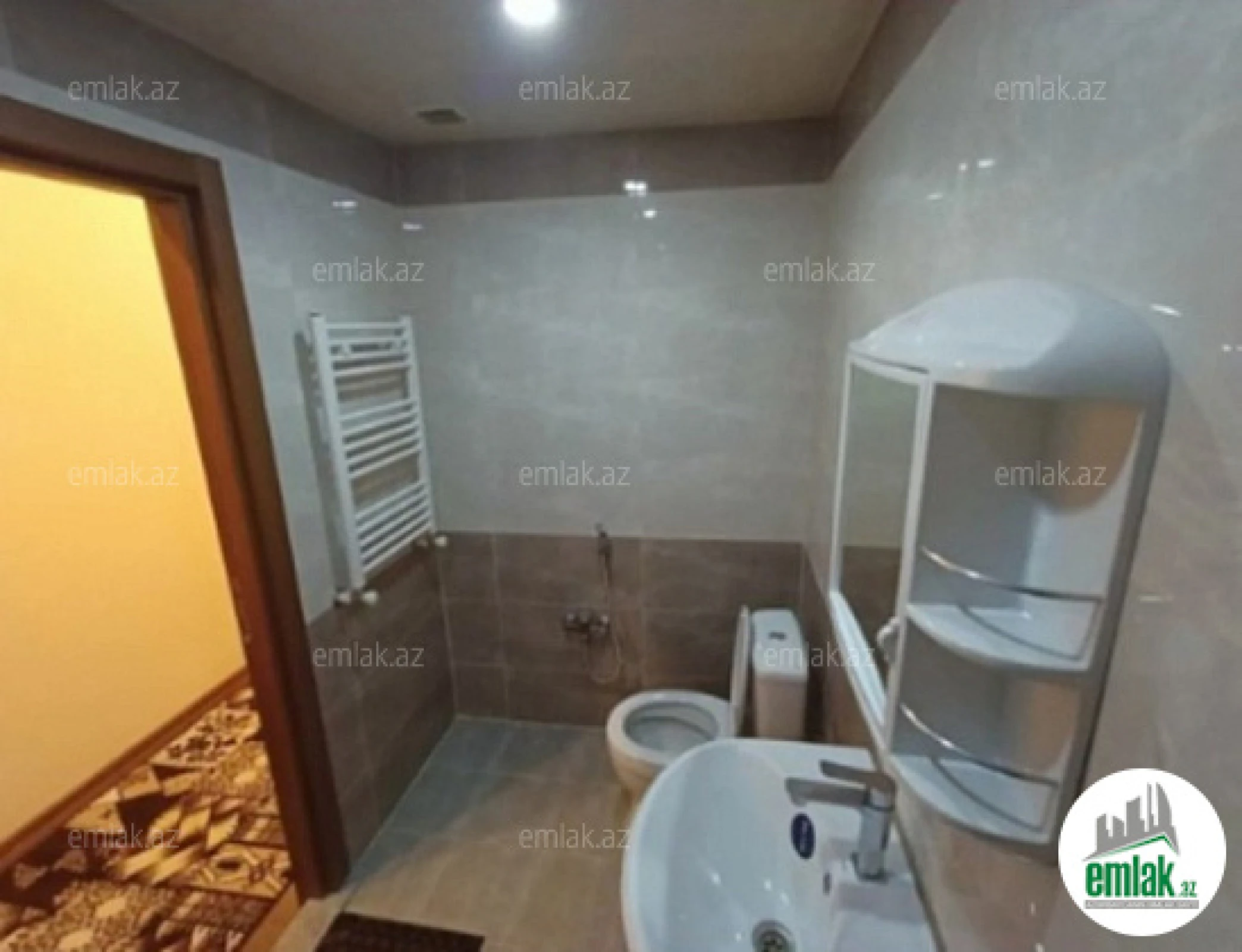 Satılır 2 otaqlı yeni tikili 60 m²