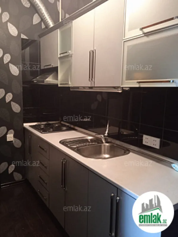 Satılır 2 otaqlı köhnə tikili 40 m²