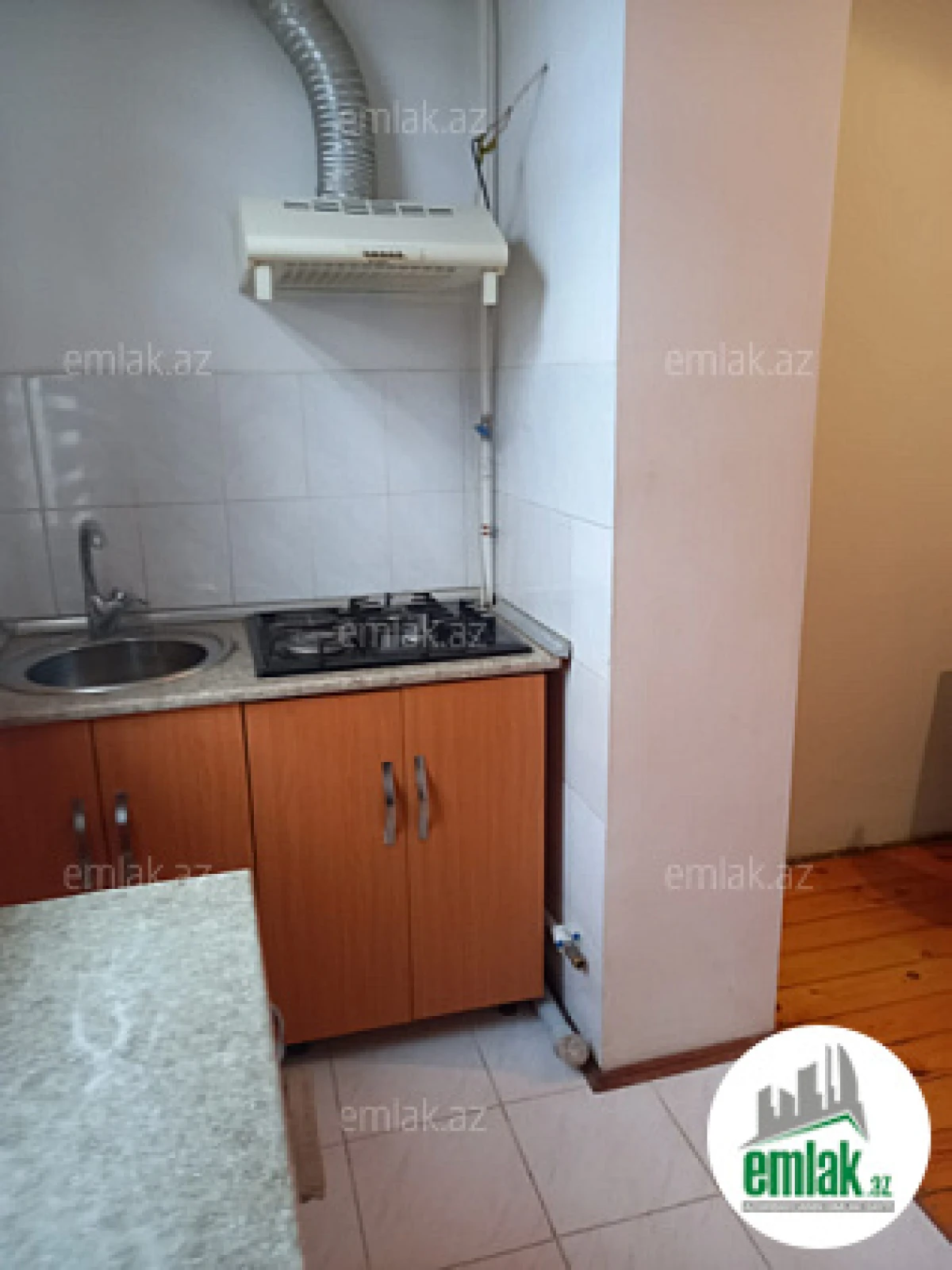 Satılır 2 otaqlı köhnə tikili 65 m²