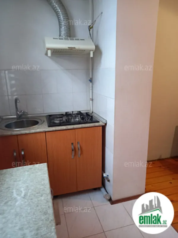Satılır 2 otaqlı köhnə tikili 65 m²