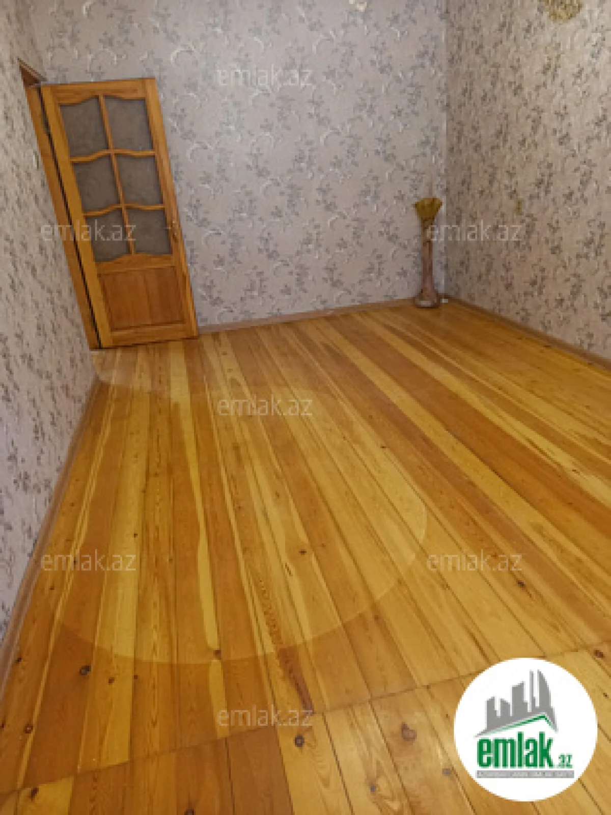 Satılır 2 otaqlı köhnə tikili 65 m²