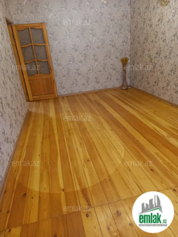 Satılır 2 otaqlı köhnə tikili 65 m²