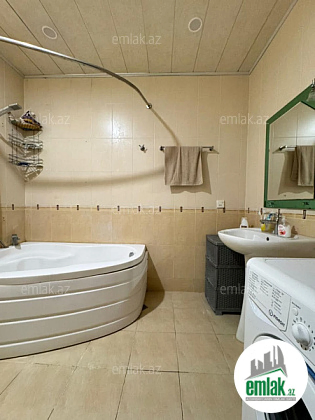 Satılır 2 otaqlı yeni tikili 60 m²