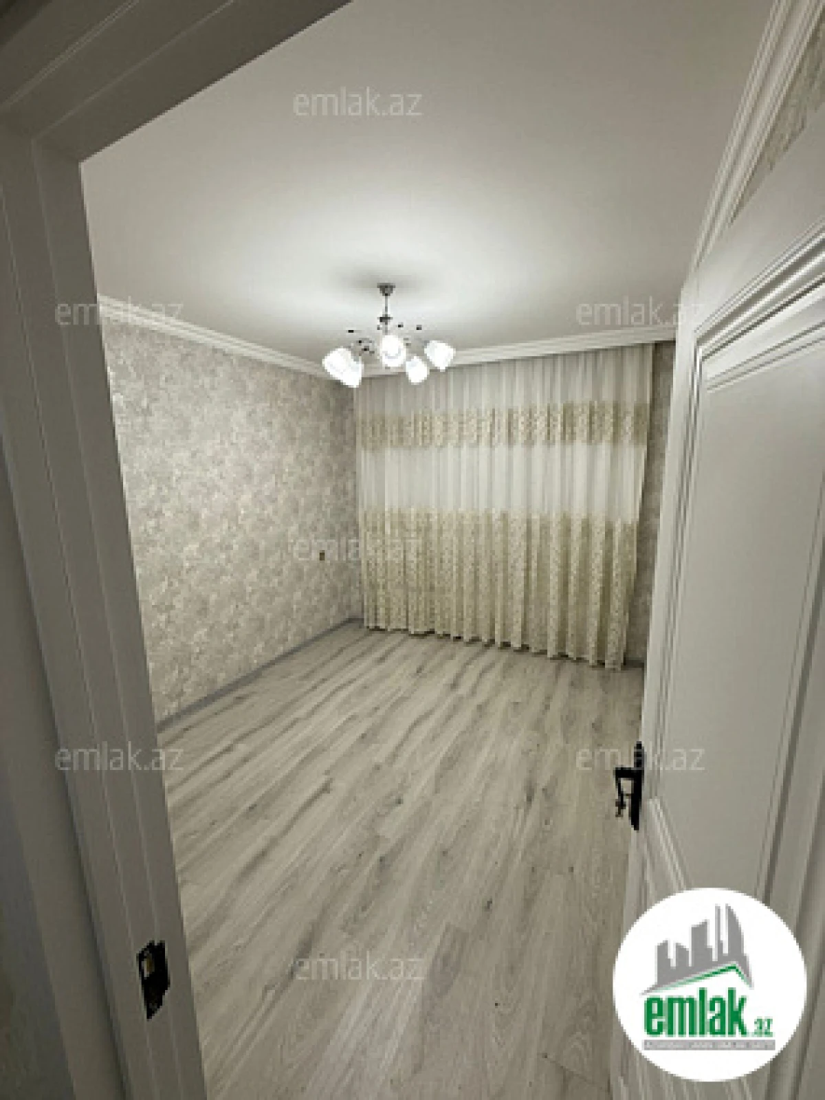 Satılır 2 otaqlı köhnə tikili 65 m²