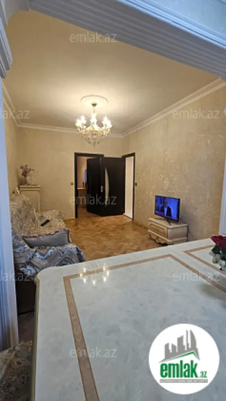 Satılır 2 otaqlı köhnə tikili 50 m²