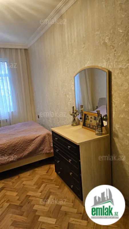 Satılır 2 otaqlı köhnə tikili 50 m²