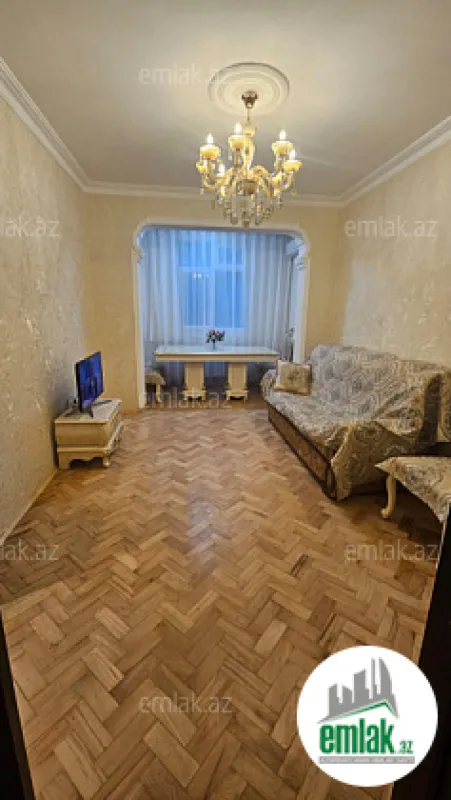 Satılır 2 otaqlı köhnə tikili 50 m²