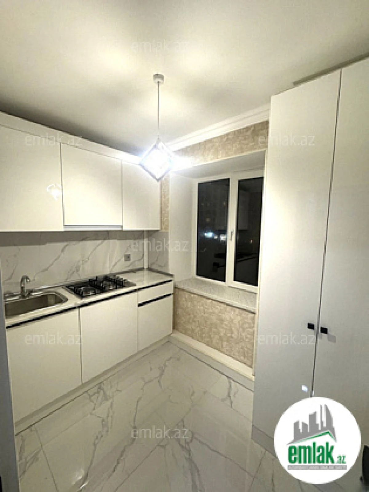 Satılır 2 otaqlı köhnə tikili 60 m²