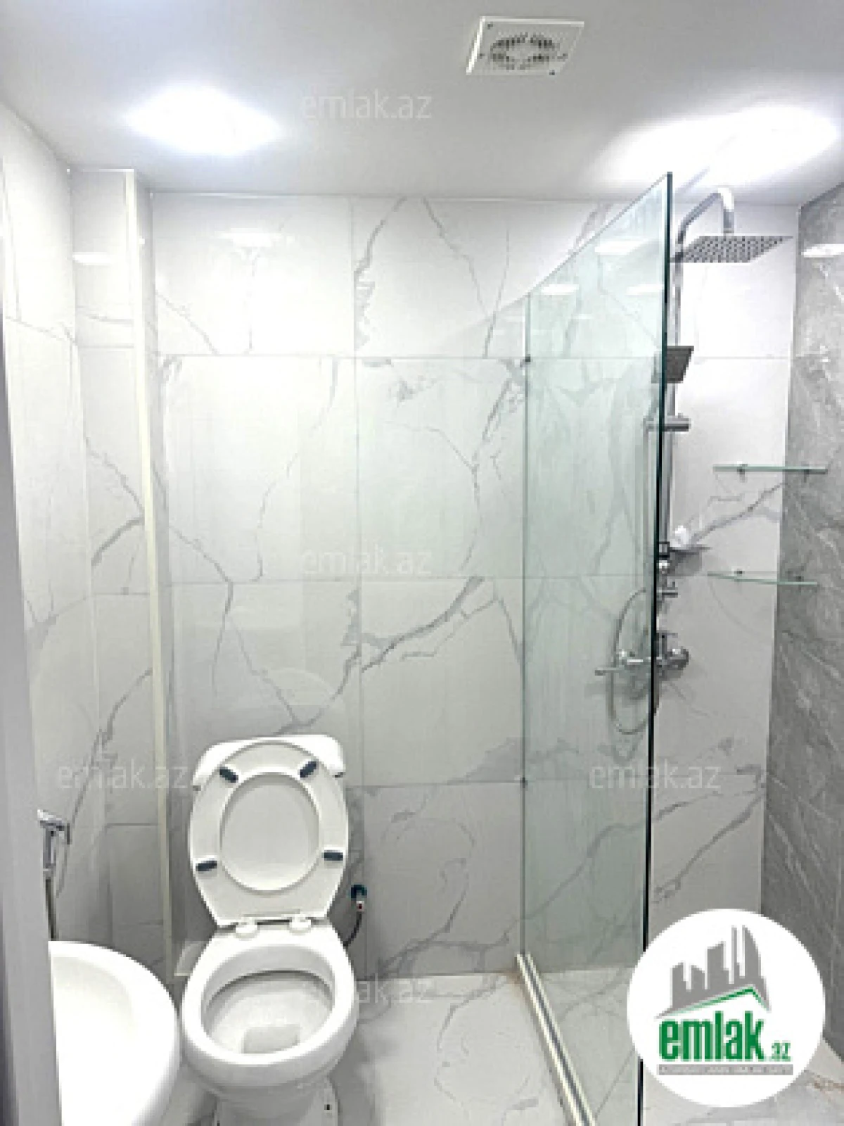 Satılır 2 otaqlı köhnə tikili 60 m²