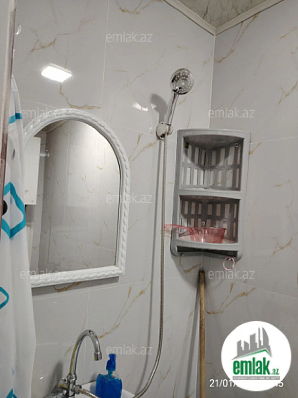 Satılır 2 otaqlı köhnə tikili 40 m²