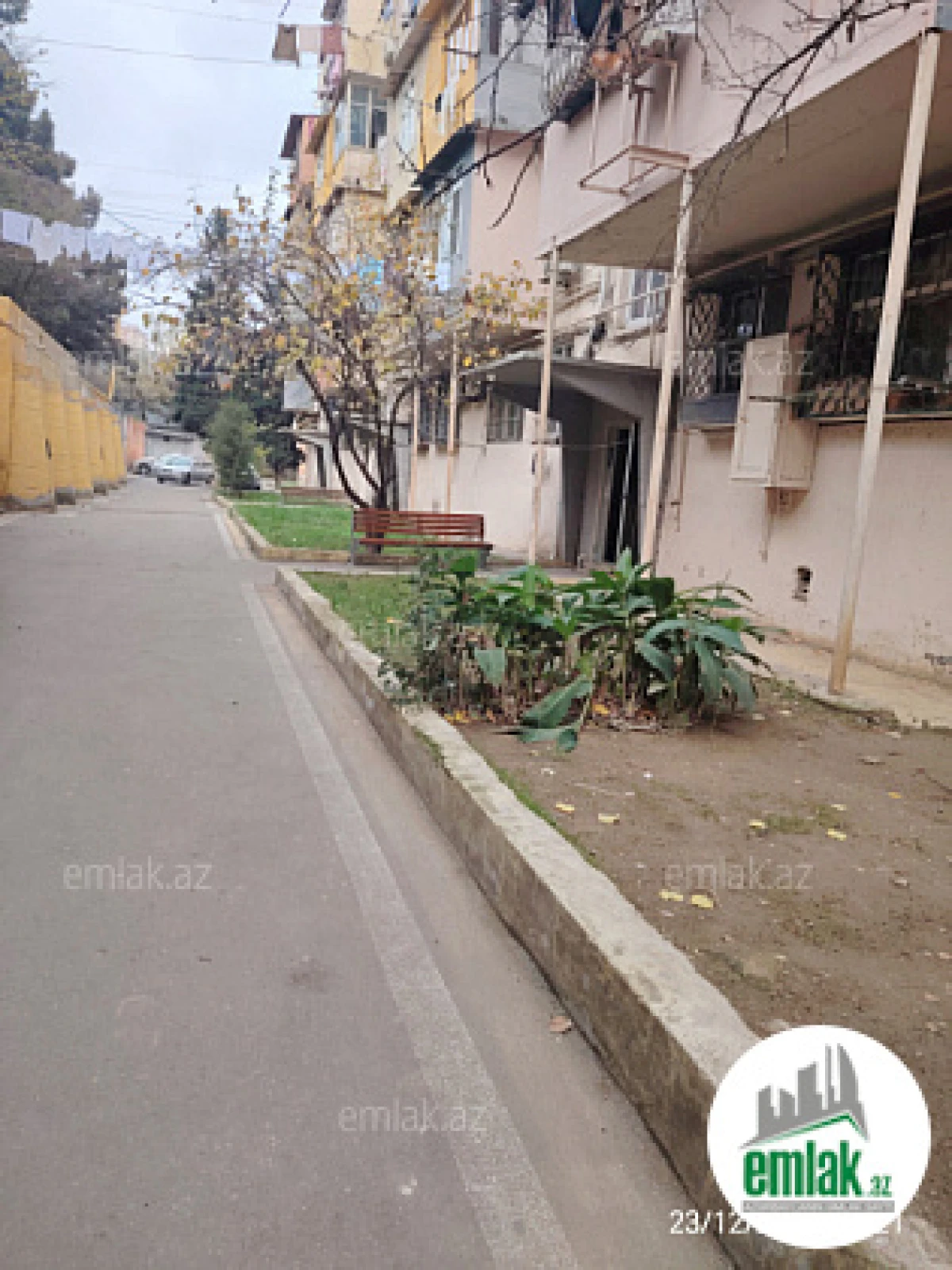 Satılır 2 otaqlı köhnə tikili 40 m²