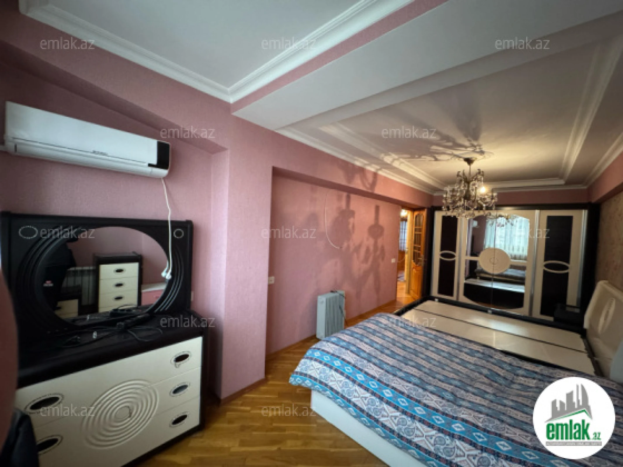 Satılır 3 otaqlı köhnə tikili 100 m²