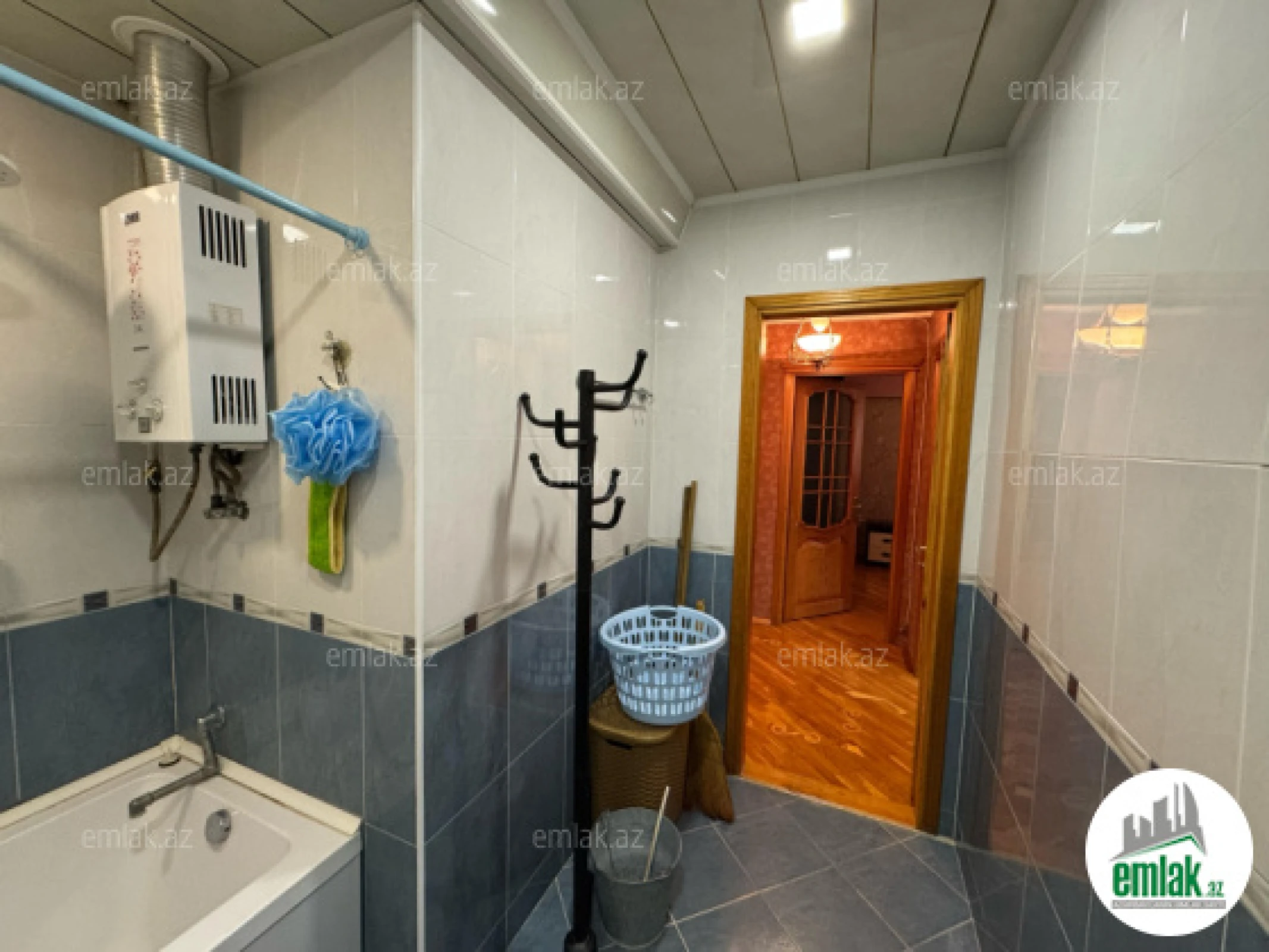 Satılır 3 otaqlı köhnə tikili 100 m²