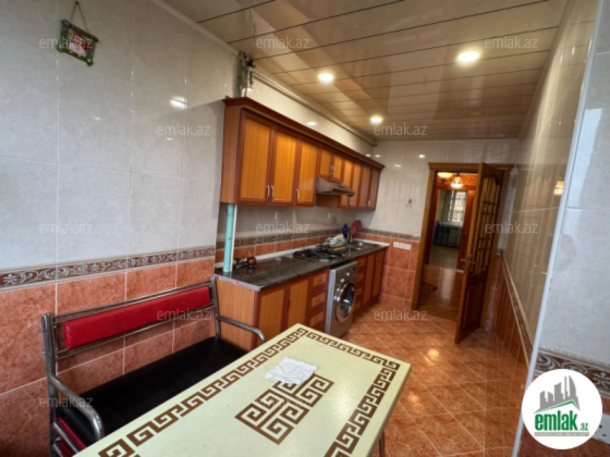 Satılır 3 otaqlı köhnə tikili 100 m²