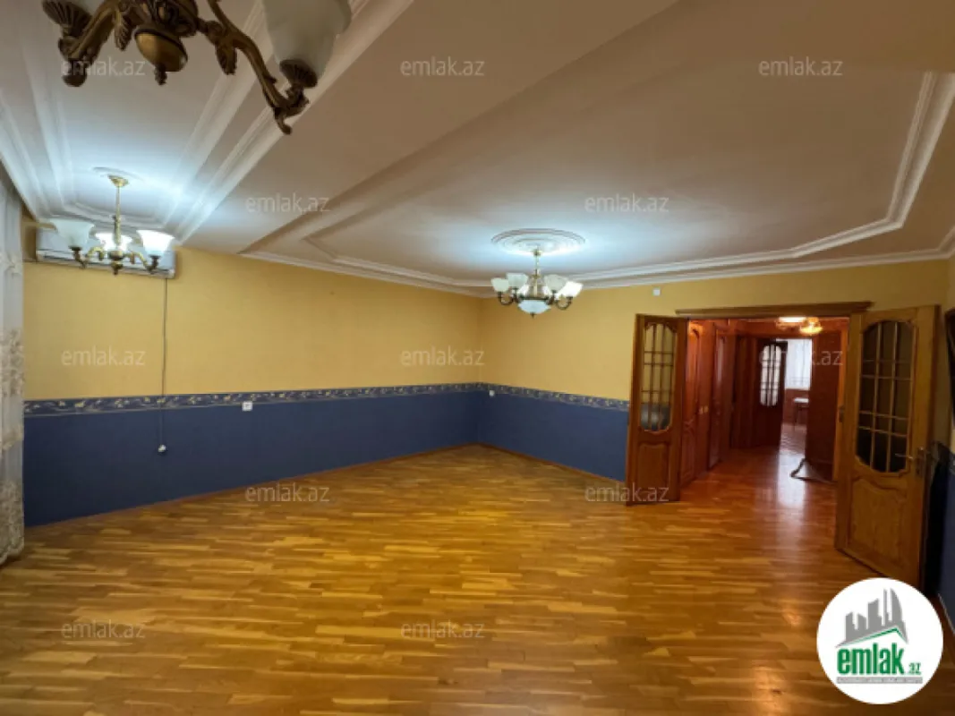 Satılır 3 otaqlı köhnə tikili 100 m²