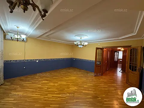 Satılır 3 otaqlı köhnə tikili 100 m²