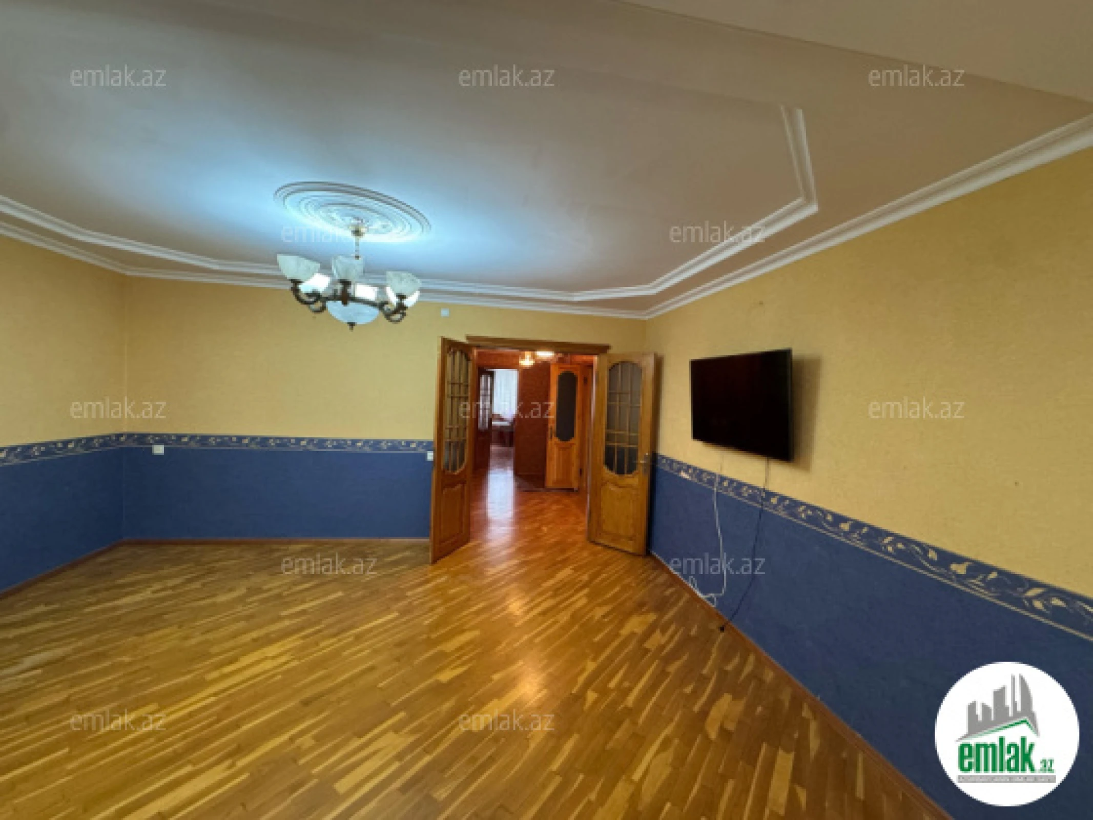 Satılır 3 otaqlı köhnə tikili 100 m²