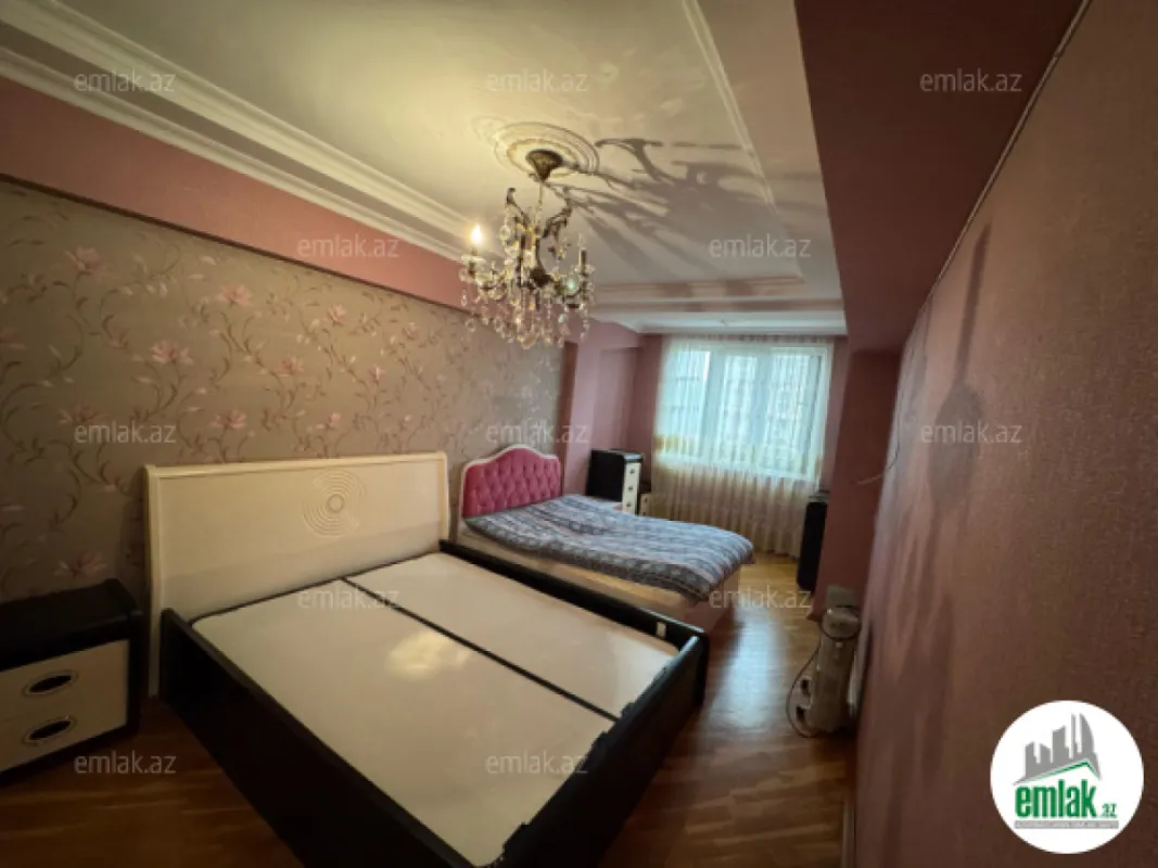 Satılır 3 otaqlı köhnə tikili 100 m²