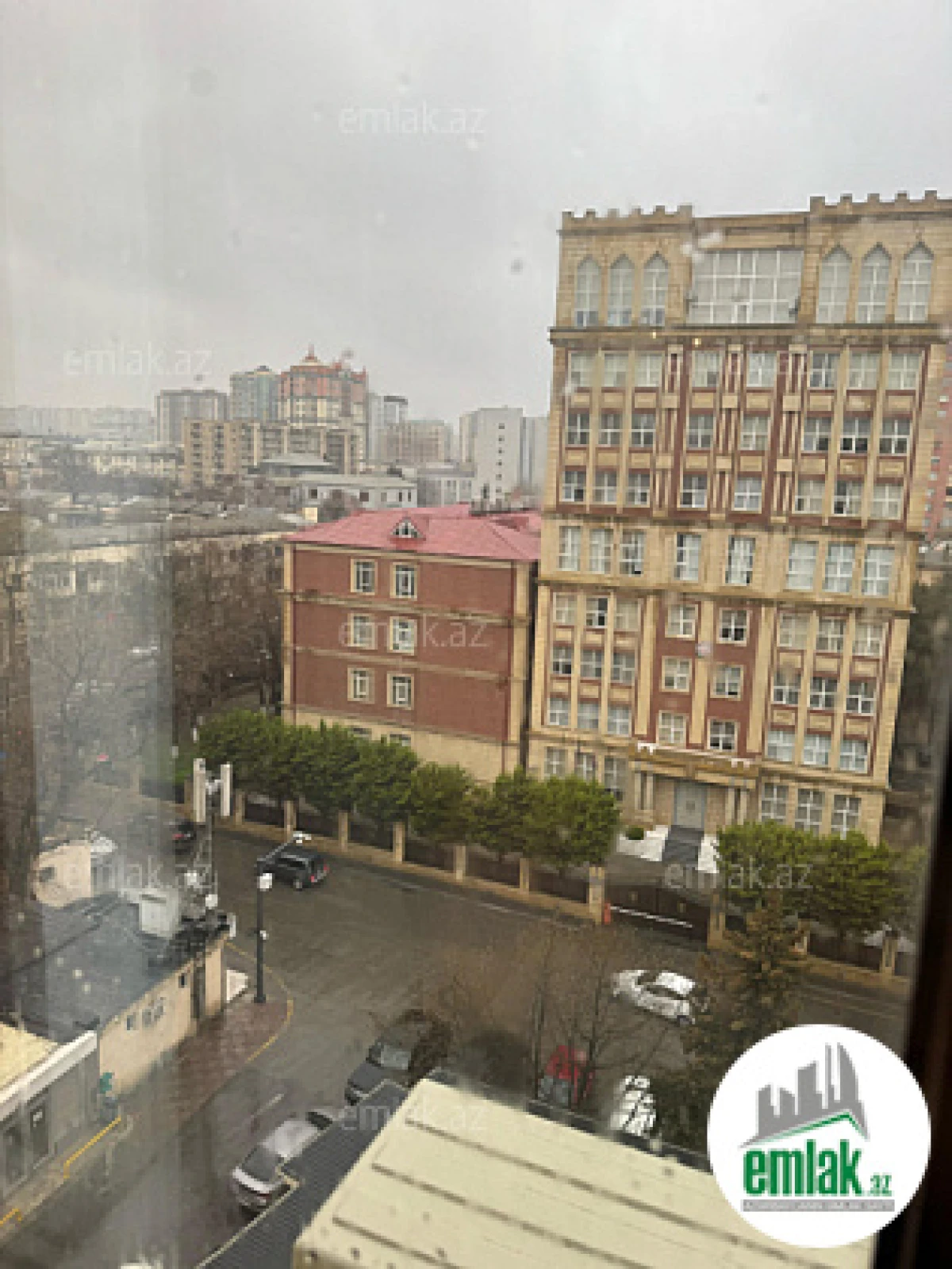 Satılır 3 otaqlı köhnə tikili 100 m²