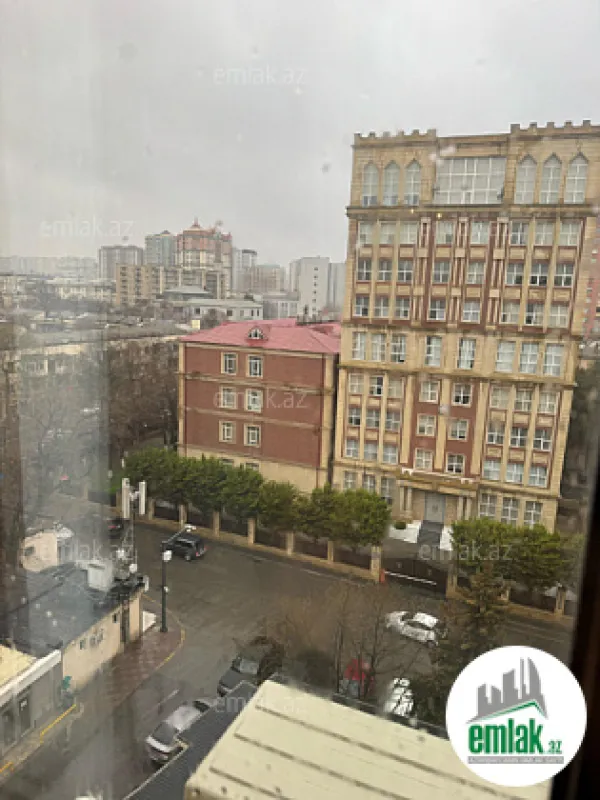 Satılır 3 otaqlı köhnə tikili 100 m²