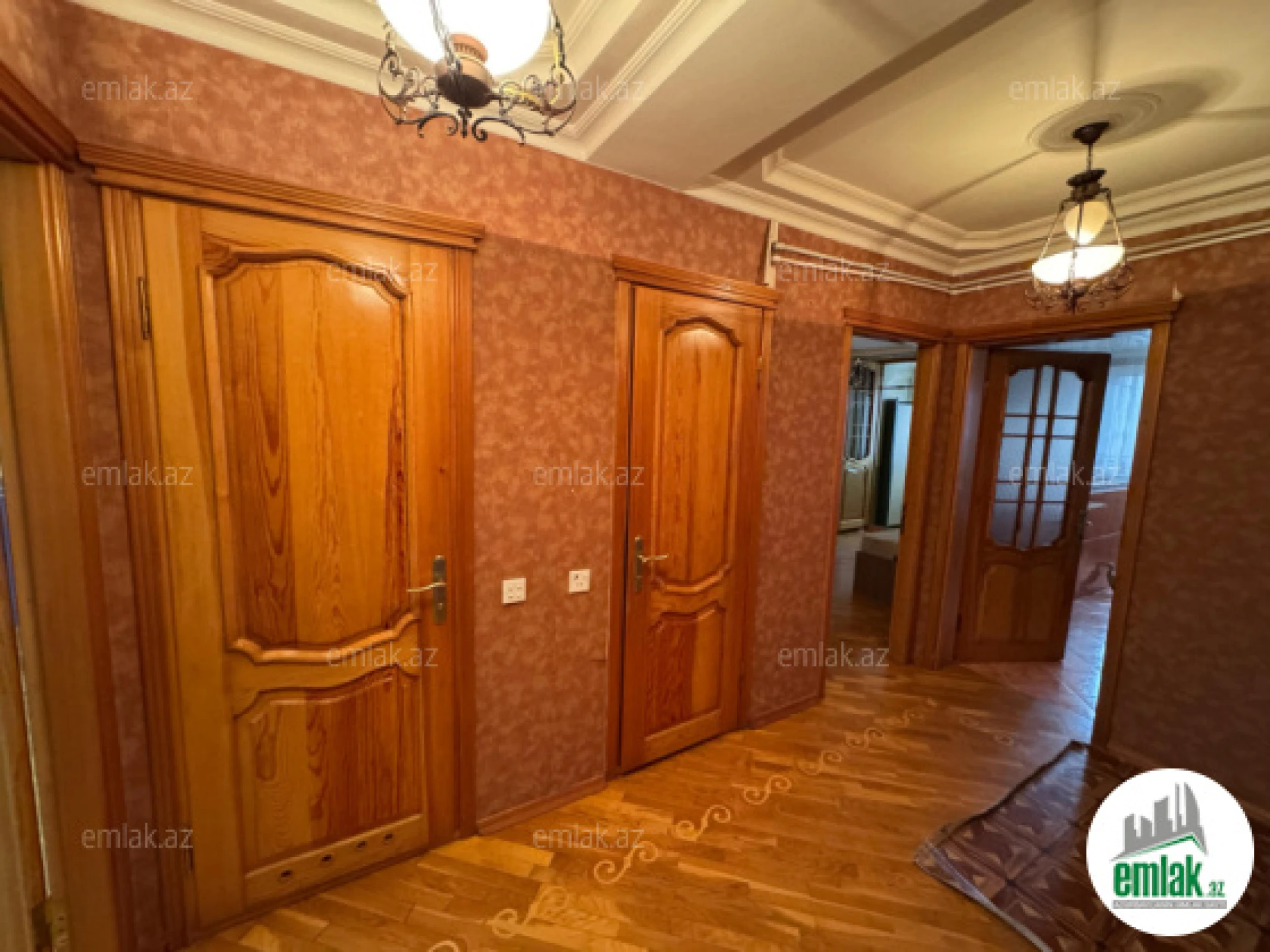 Satılır 3 otaqlı köhnə tikili 100 m²