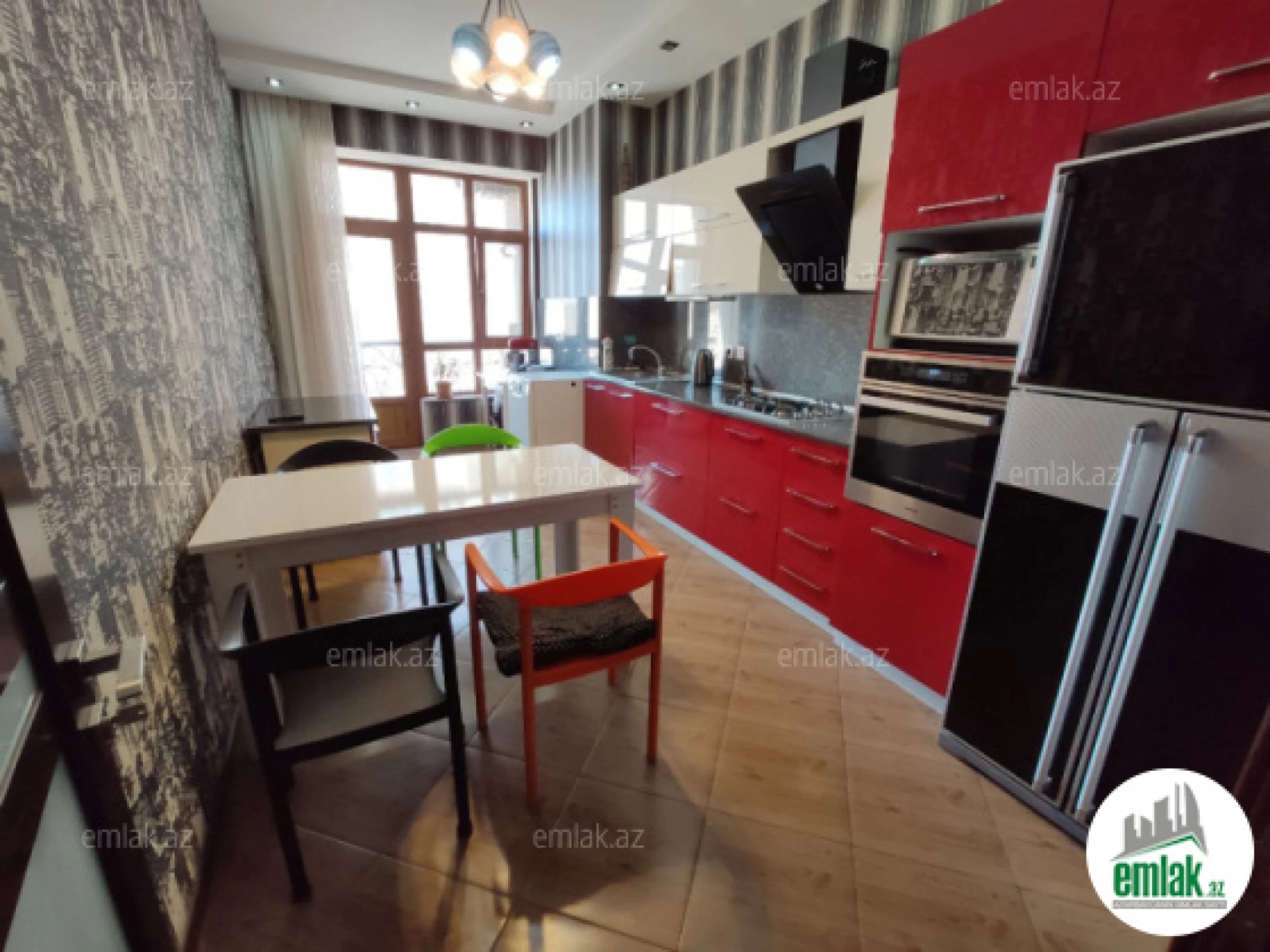 Satılır 3 otaqlı yeni tikili 137 m²