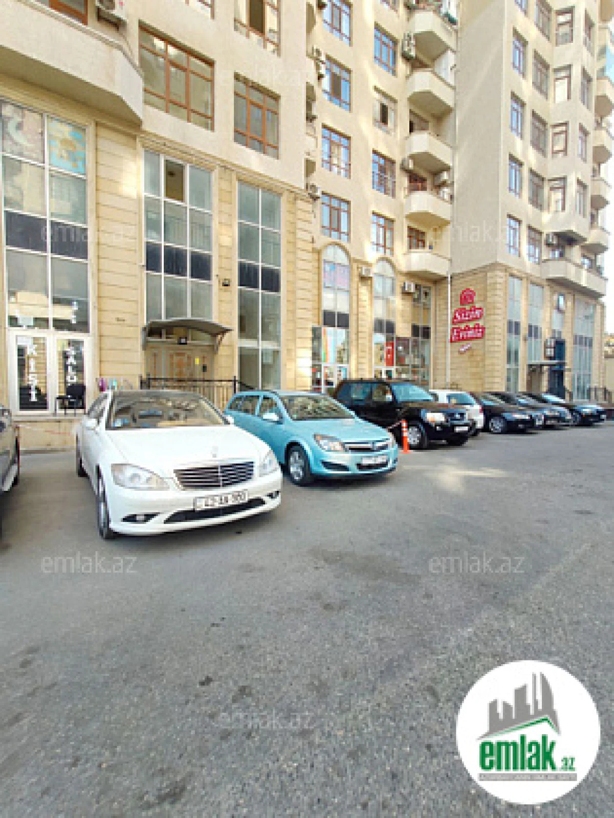 Satılır 3 otaqlı yeni tikili 137 m²