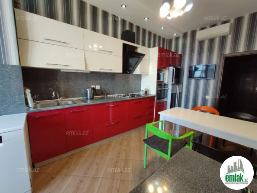 Satılır 3 otaqlı yeni tikili 137 m²