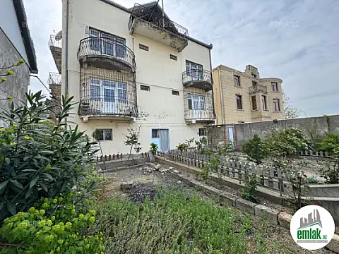 Satılır 8 otaqlı həyət evi 450 m²