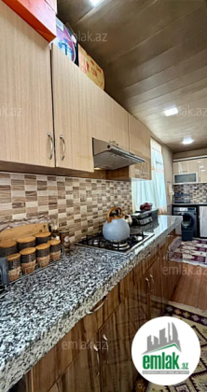 Satılır 3 otaqlı köhnə tikili 70 m²