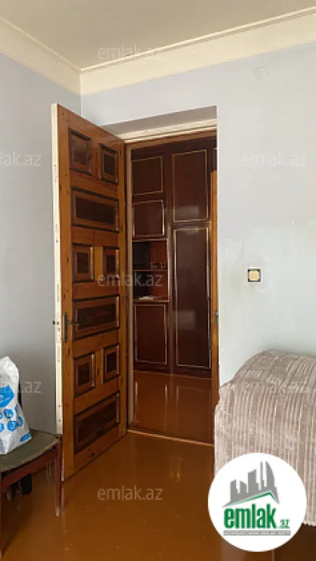 Satılır 3 otaqlı köhnə tikili 72 m²