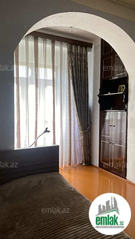 Satılır 3 otaqlı köhnə tikili 72 m²