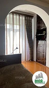 Satılır 3 otaqlı köhnə tikili 72 m²