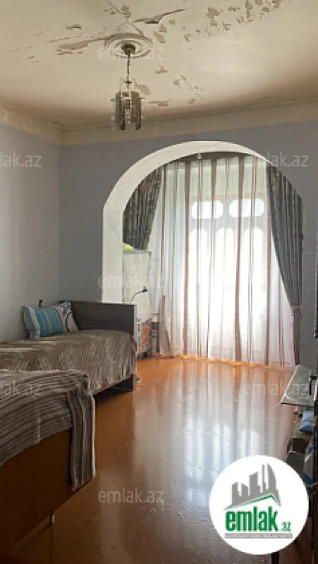 Satılır 3 otaqlı köhnə tikili 72 m²